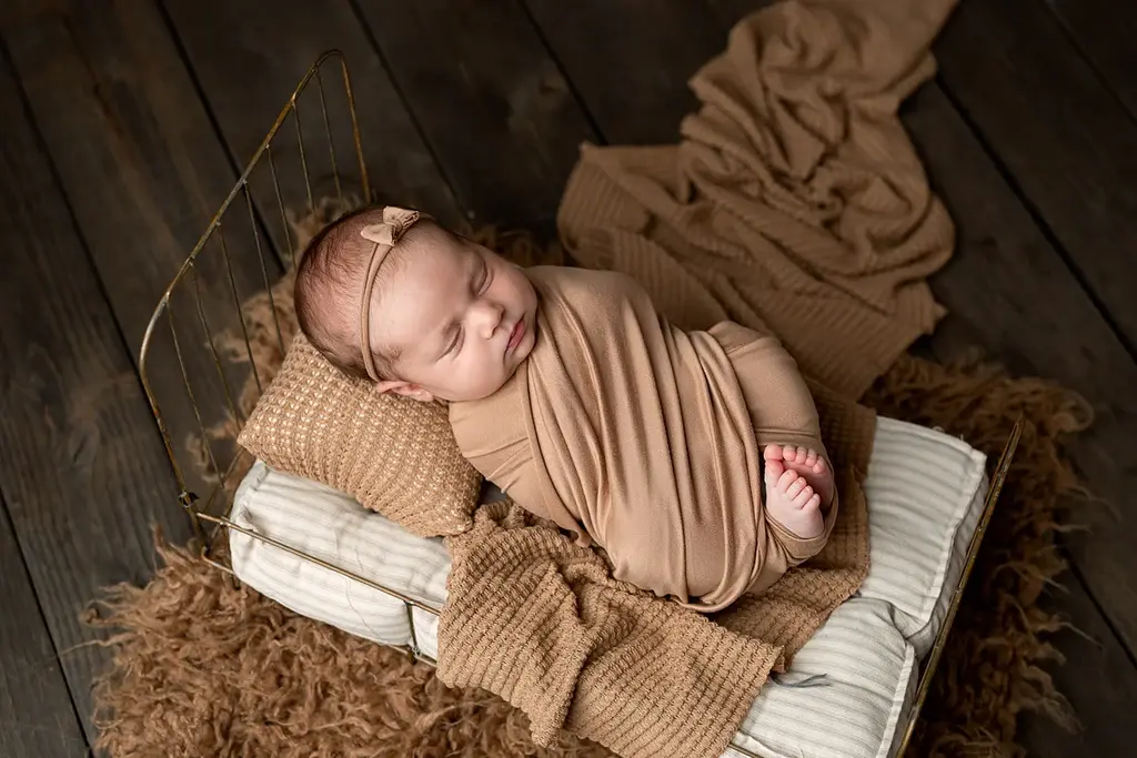 Criss_Cross_Wrap_Newborn_Photography_Sweet_Baby_Photo_Props_0002_1024x1024.webp