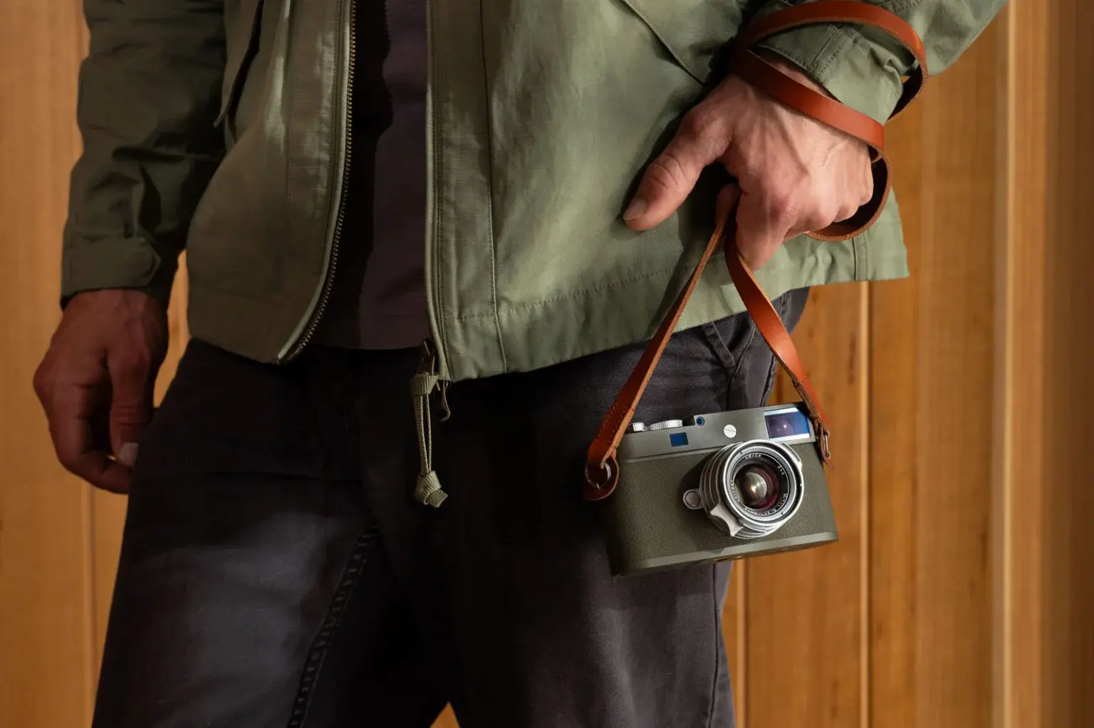 Kamera Leica M11-P Safari Edition Dirilis, Dibalut dengan Warna Hijau Zaitun yang Menawan.