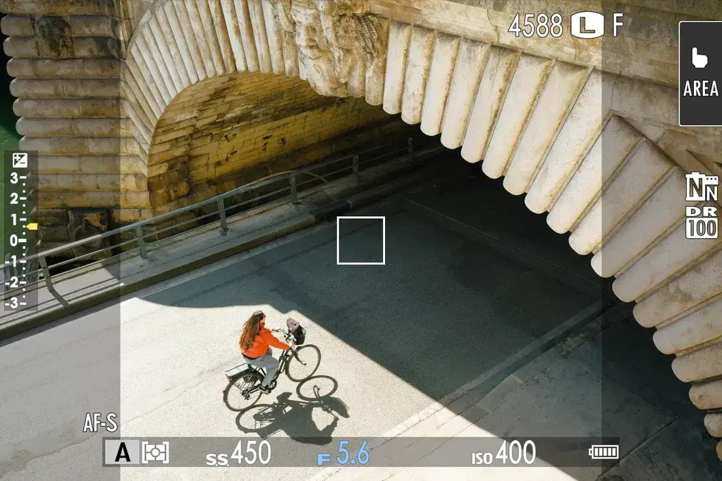 Surround View Mode di Fujifilm X-E5: Pandangan Modern Bernuansa Klasik