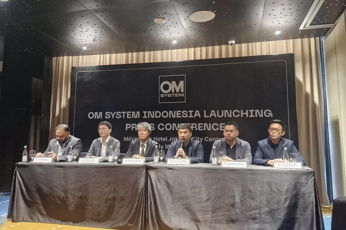 OM SYSTEM Resmi Hadir di Indonesia, Tunjuk PT Global Sukses Digital Tbk (DOSS) Sebagai Distributor Resmi.