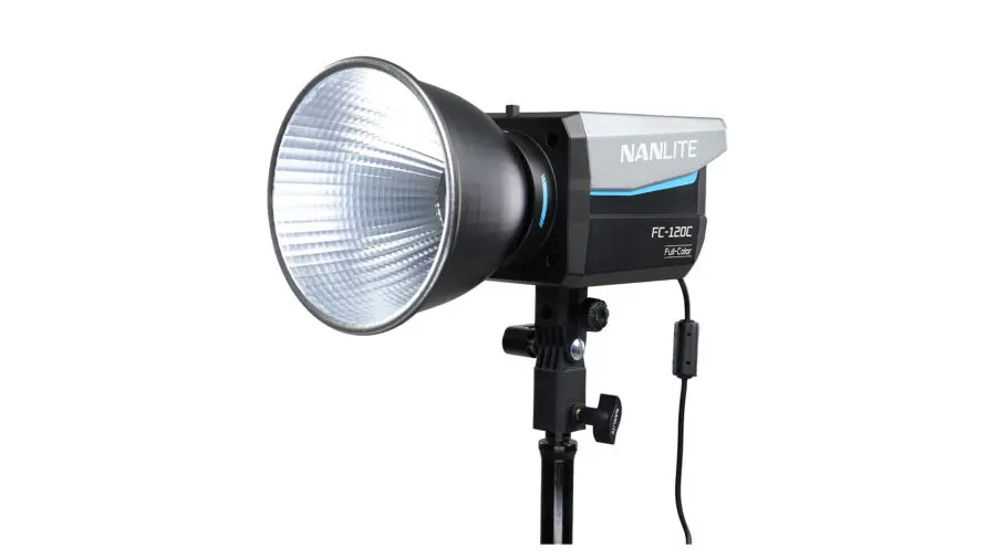 Nanlite FC-120C Dirilis, Jadi Full-Color LED Spotlight yang Serbaguna.