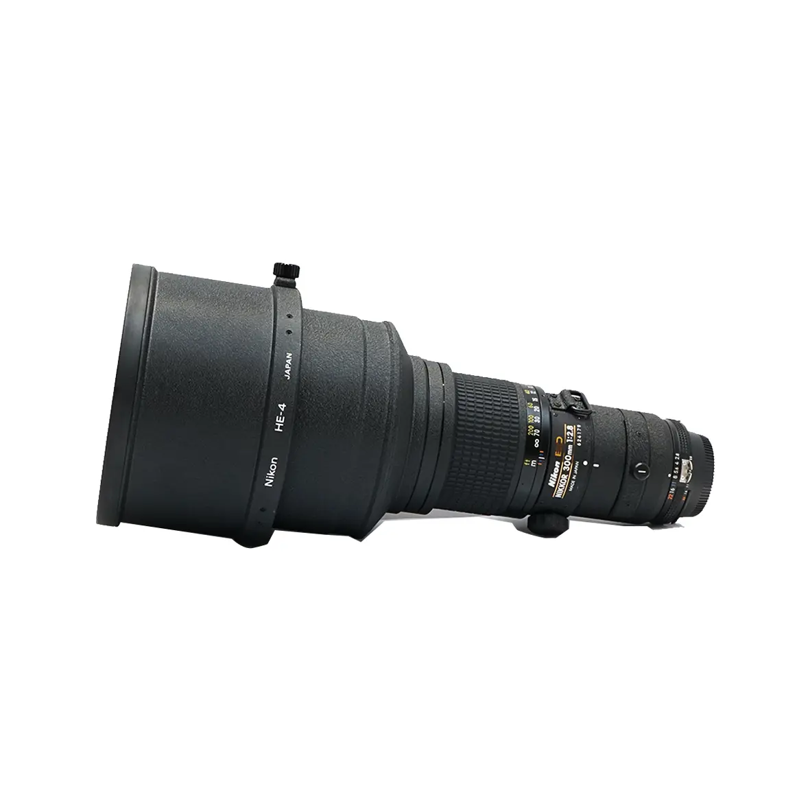 NIKKOR ED 300MM F2.8  - SCORE 8+