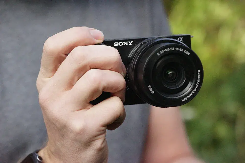Sony ZV-E10 Punya Fitur Product Showcase: Bikin Review Produk Makin Profesional.