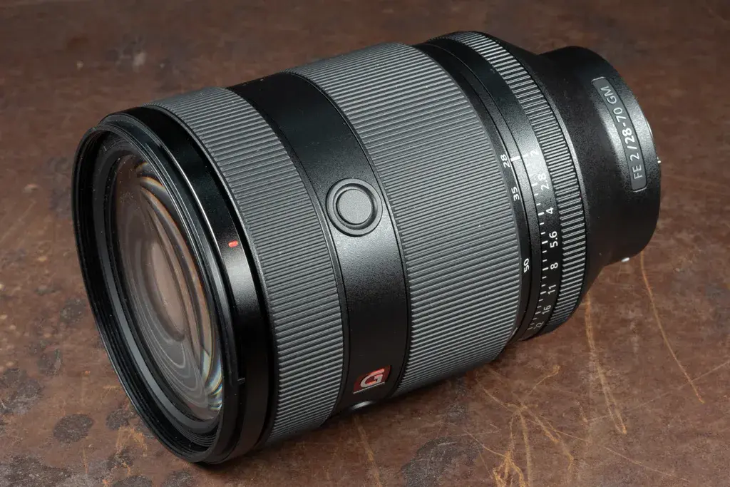 Fitur-Fitur Sony FE 28-70mm F2 GM Ini Bisa Buat Foto Kamu Menakjubkan Loh