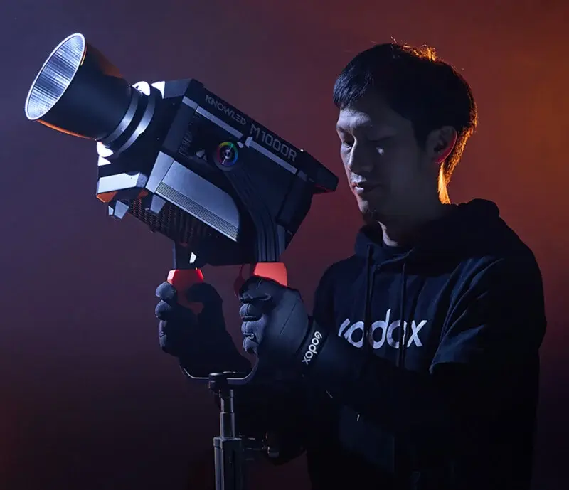 Godox Knowled M1000R Dirilis, Lampu Monolight RGBWW yang Canggih, Kuat dan Kedap air.