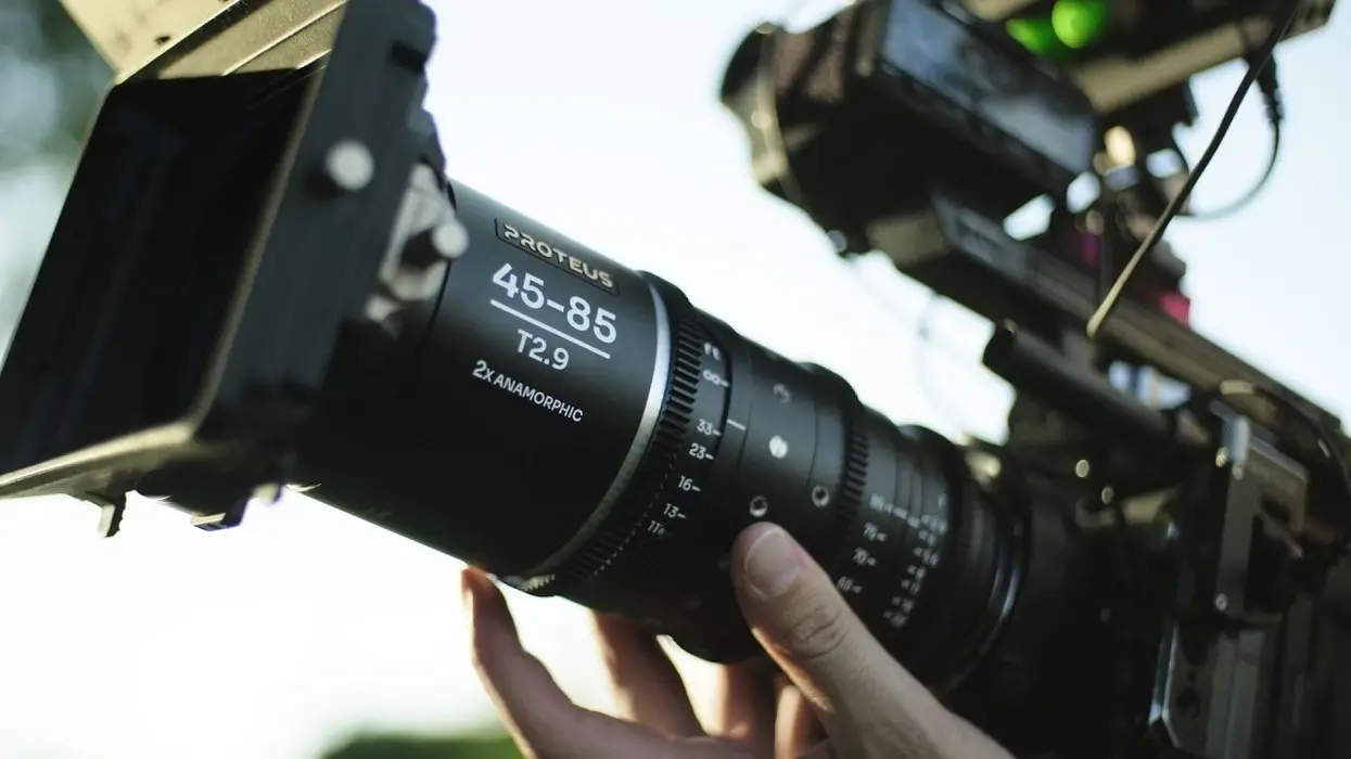 Laowa Proteus 2X Anamorphic Zoom Series Dirilis, Jadi Lensa Zoom Anamorfik 2X Paling Ringan, Ringkas, dan Terjangkau.