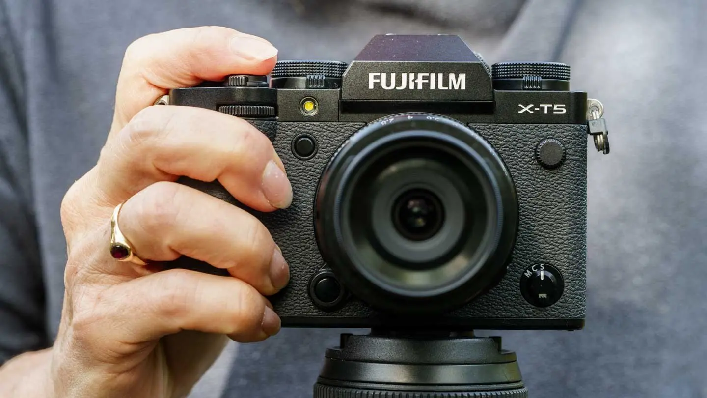 Yuk Update Firmware Fujifilm X-T5 Ke Versi 4.21, Ada Perbaiki Bug Penting